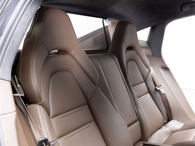 صورة 52 لـ 2018 Porsche PANAMERA