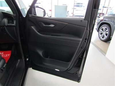 صورة 82 لـ 2026 Toyota ALPHARD