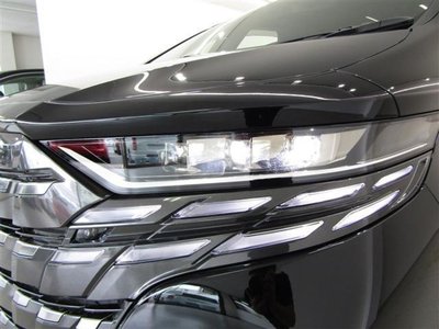 صورة 101 لـ 2026 Toyota ALPHARD