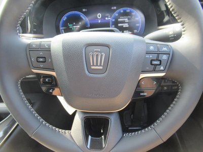 صورة 10 لـ 2025 Toyota CROWN ESTATE