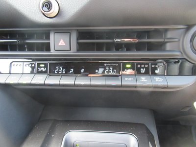 صورة 13 لـ 2025 Toyota CROWN ESTATE
