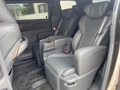2025 Toyota ALPHARD — фото 13