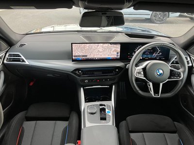 2025 BMW I4 — фото 12