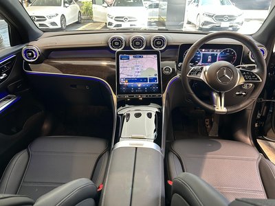 2025 Mercedes-BENZ GLC photo 6