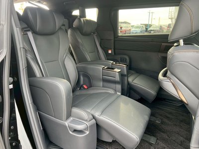 صورة 15 لـ 2025 Toyota ALPHARD