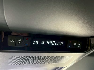 صورة 105 لـ 2025 Toyota ALPHARD