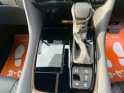 صورة 122 لـ 2025 Toyota ALPHARD