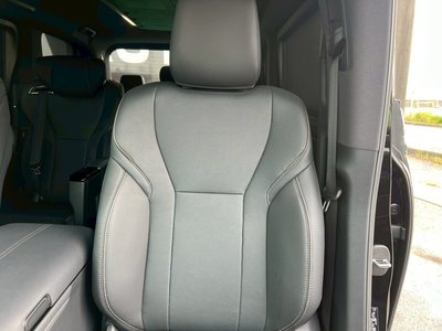صورة 128 لـ 2025 Toyota ALPHARD