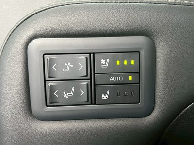 صورة 102 لـ 2025 Toyota ALPHARD