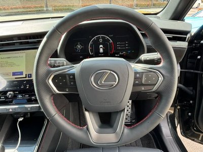 2025 Lexus LBX thumbnail 29