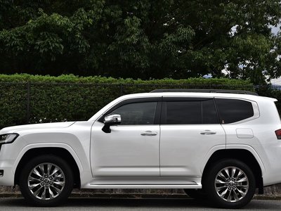 2023 Toyota LAND CRUISER 300 — фото 19