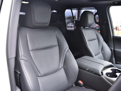 2023 Toyota LAND CRUISER 300 — фото 23