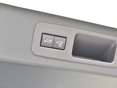 2023 Toyota LAND CRUISER 300 — фото 38