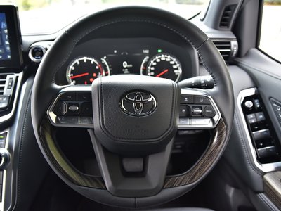 2023 Toyota LAND CRUISER 300 — фото 43