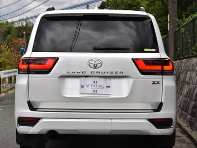 2023 Toyota LAND CRUISER 300 — фото 13