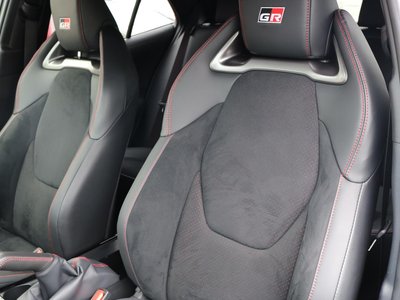 صورة 43 لـ 2024 Toyota GR COROLLA