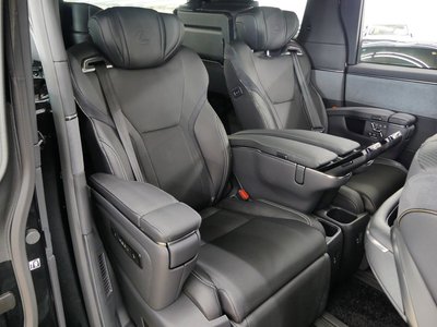 2024 Lexus LM photo 52