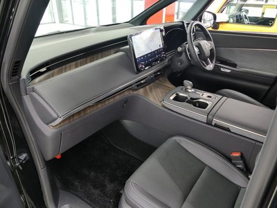 2024 Lexus LM photo 51