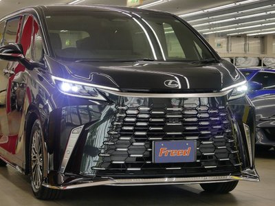 2024 Lexus LM photo 9