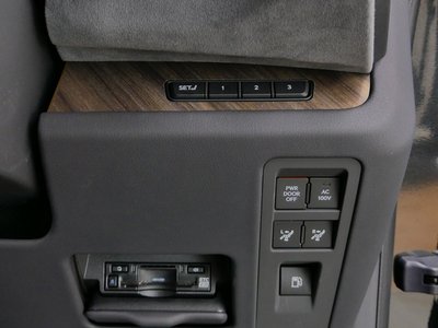 2024 Lexus LM photo 46