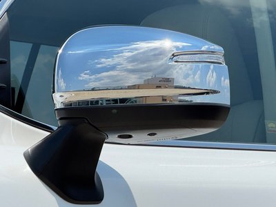 2025 Toyota LAND CRUISER 300 thumbnail 32