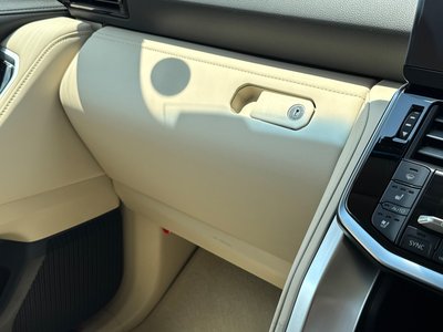 2025 Toyota LAND CRUISER 300 thumbnail 65