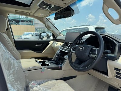2025 Toyota LAND CRUISER 300 thumbnail 45