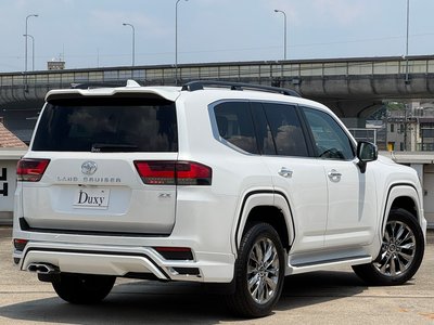 2025 Toyota LAND CRUISER 300 thumbnail 18