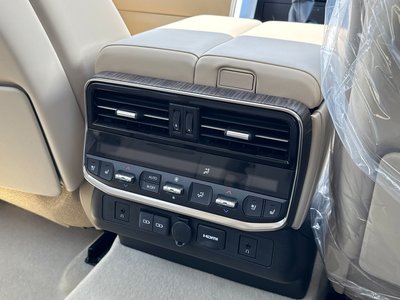 2025 Toyota LAND CRUISER 300 thumbnail 71