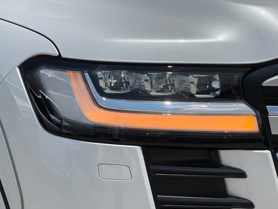 2025 Toyota LAND CRUISER 300 thumbnail 25