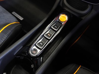 صورة 79 لـ 2024 Mclaren ARTURA SPIDER