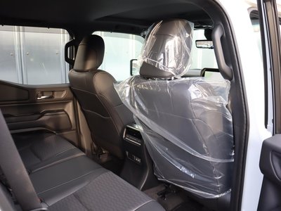 صورة 18 لـ 2025 Toyota LAND CRUISER 250