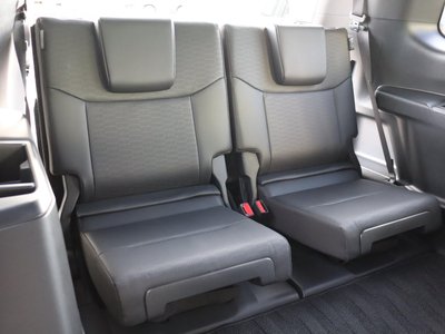 صورة 21 لـ 2025 Toyota LAND CRUISER 250