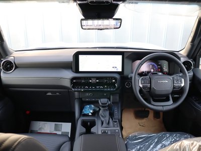 صورة 44 لـ 2025 Toyota LAND CRUISER 250