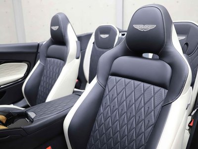 صورة 10 لـ 2024 Aston Martin DB12 VOLANTE