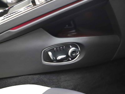 صورة 15 لـ 2024 Aston Martin DB12 VOLANTE
