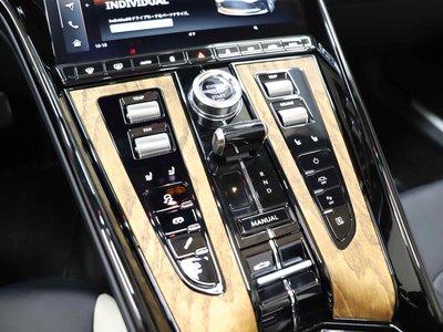 صورة 13 لـ 2024 Aston Martin DB12 VOLANTE