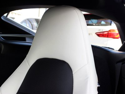2015 Porsche CAYMAN thumbnail 52