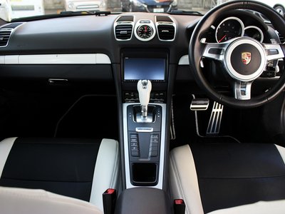2015 Porsche CAYMAN thumbnail 30