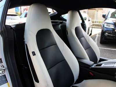 2015 Porsche CAYMAN photo 13