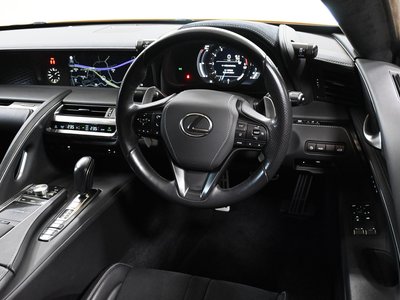 صورة 12 لـ 2017 Lexus LC