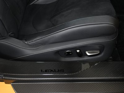 صورة 14 لـ 2017 Lexus LC