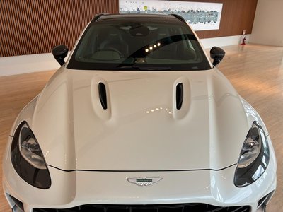 2026 Aston Martin DBX — миниатюра 30