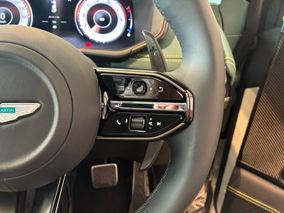 2026 Aston Martin DBX — миниатюра 28