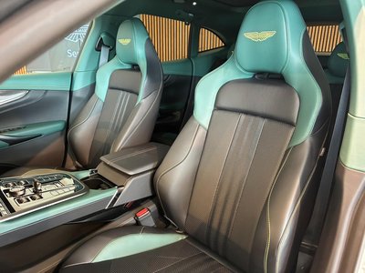 2026 Aston Martin DBX — миниатюра 17