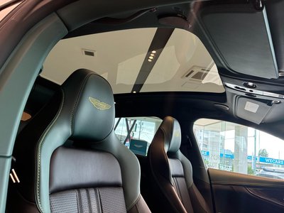2026 Aston Martin DBX — миниатюра 29