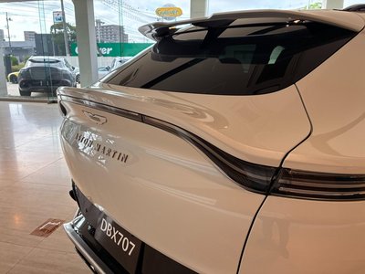 2026 Aston Martin DBX — миниатюра 38