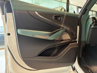 2026 Aston Martin DBX — миниатюра 42