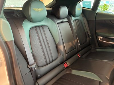 2026 Aston Martin DBX — миниатюра 20