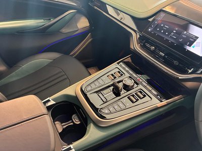 2026 Aston Martin DBX — миниатюра 47